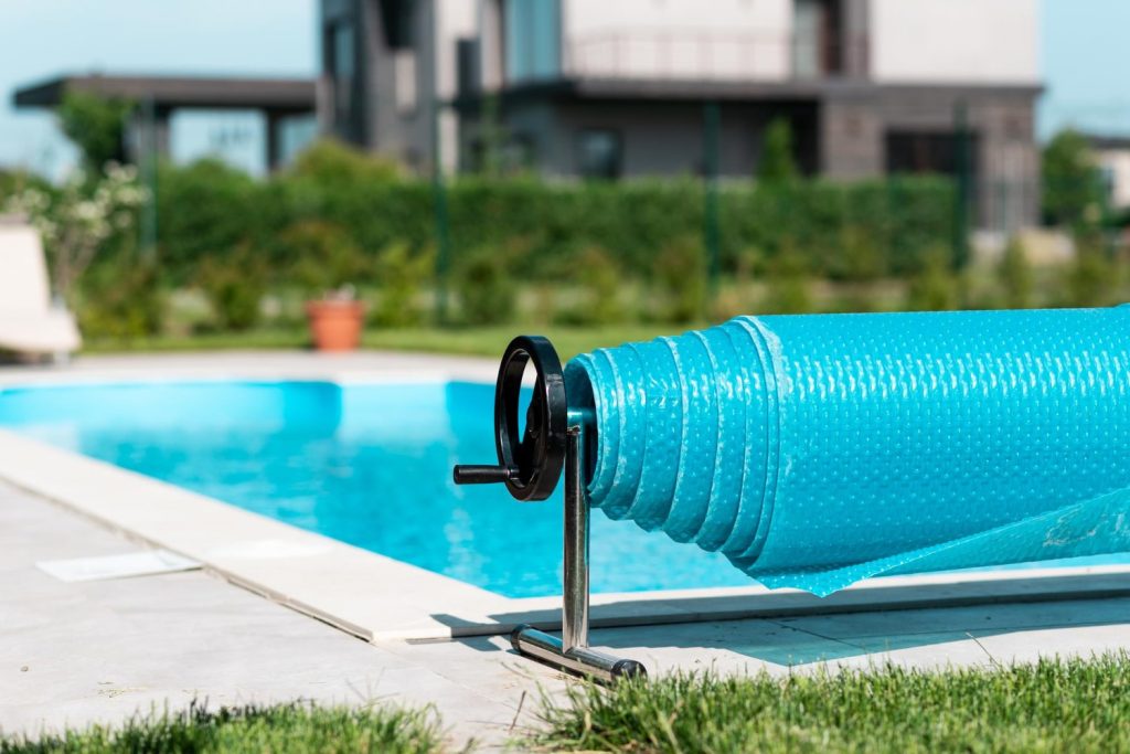 ¿Cómo elegir el tamaño adecuado de cubierta para tu piscina